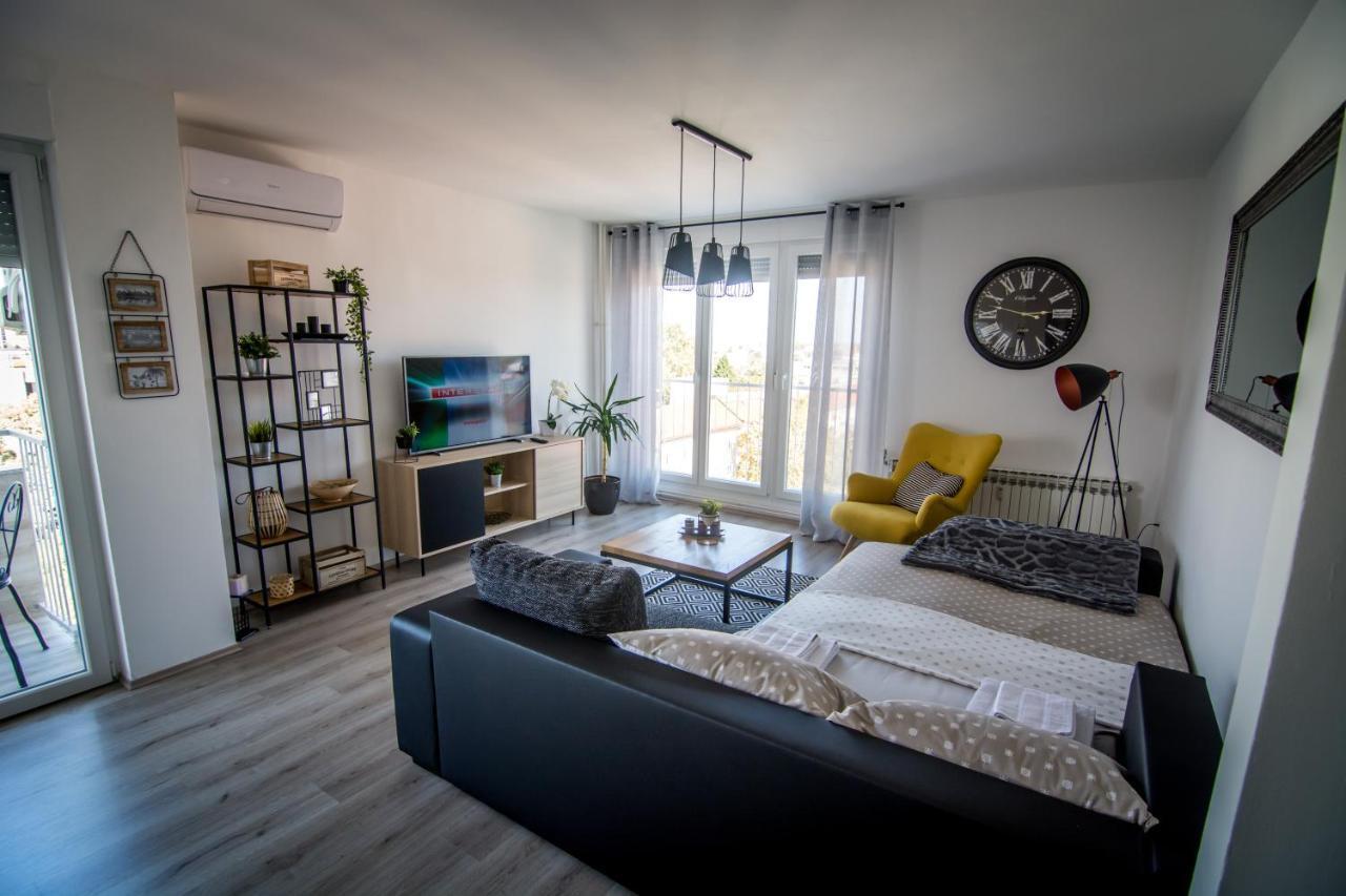 Apartamento Sky Slavonski Brod Exterior foto