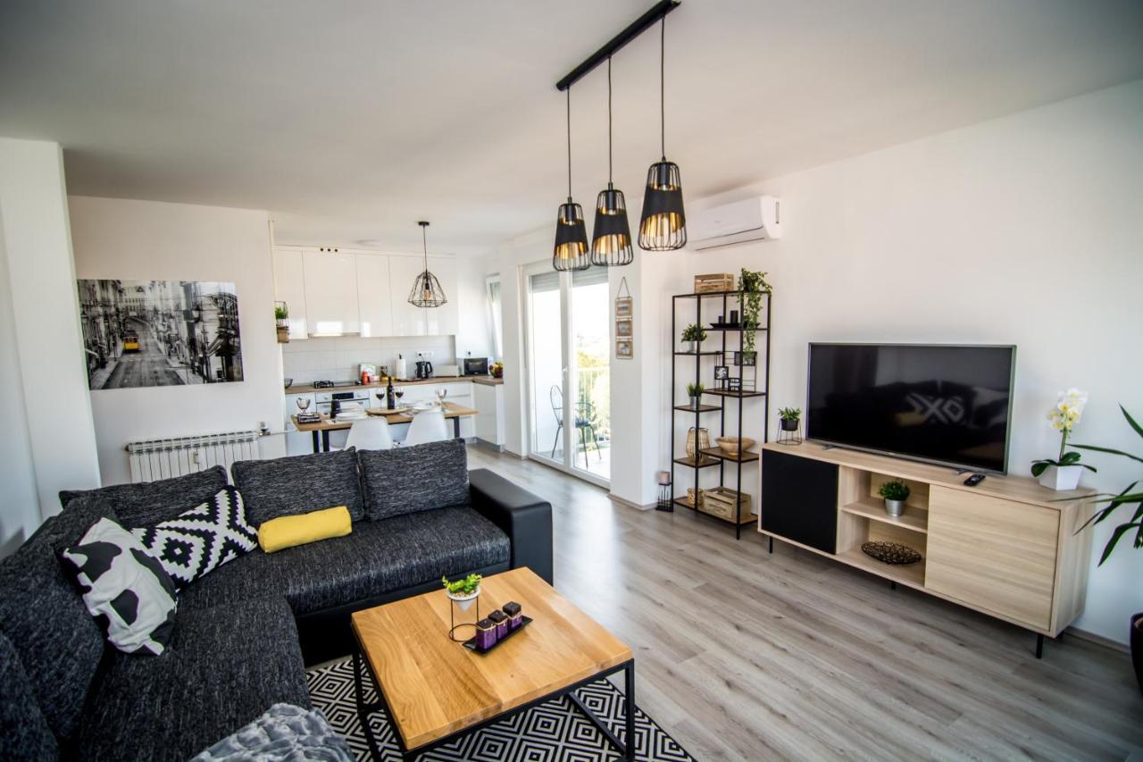 Apartamento Sky Slavonski Brod Exterior foto