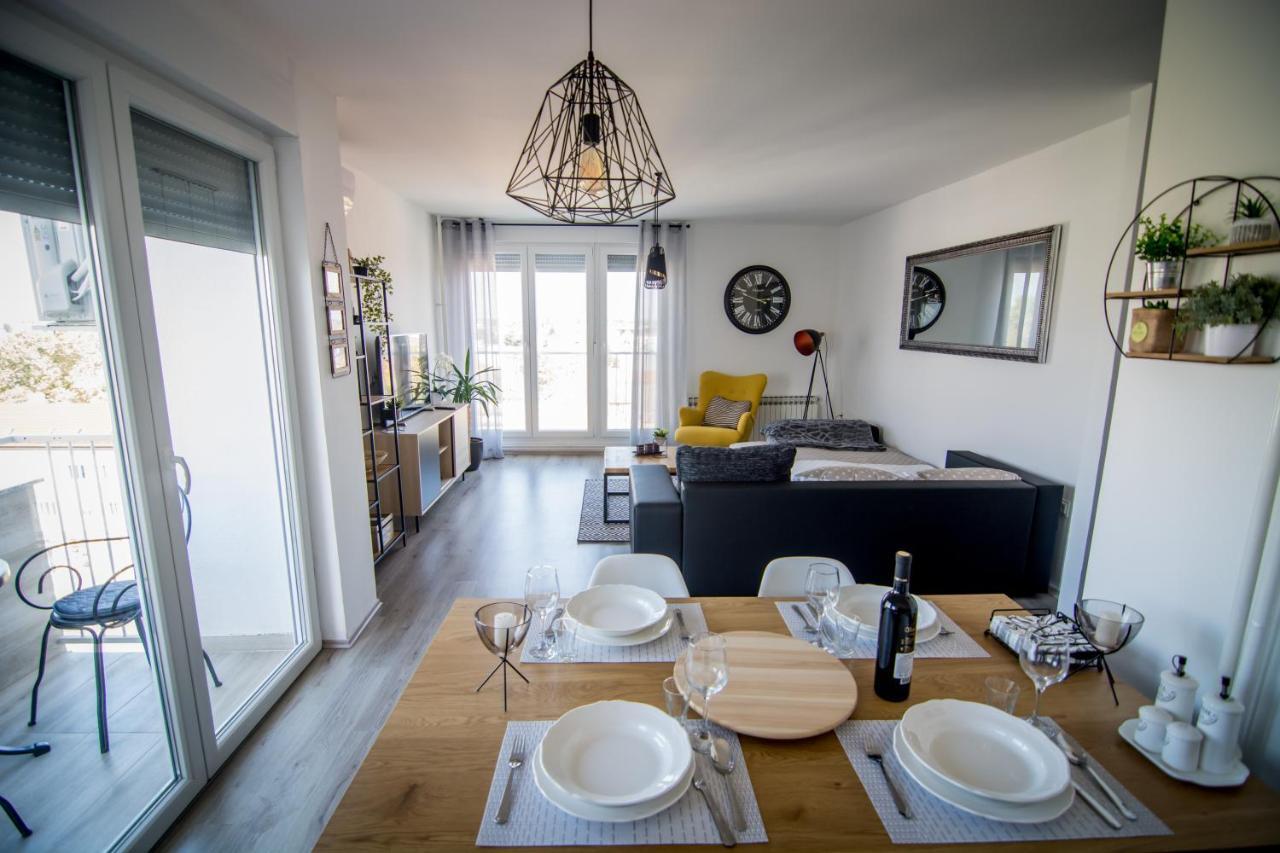 Apartamento Sky Slavonski Brod Exterior foto