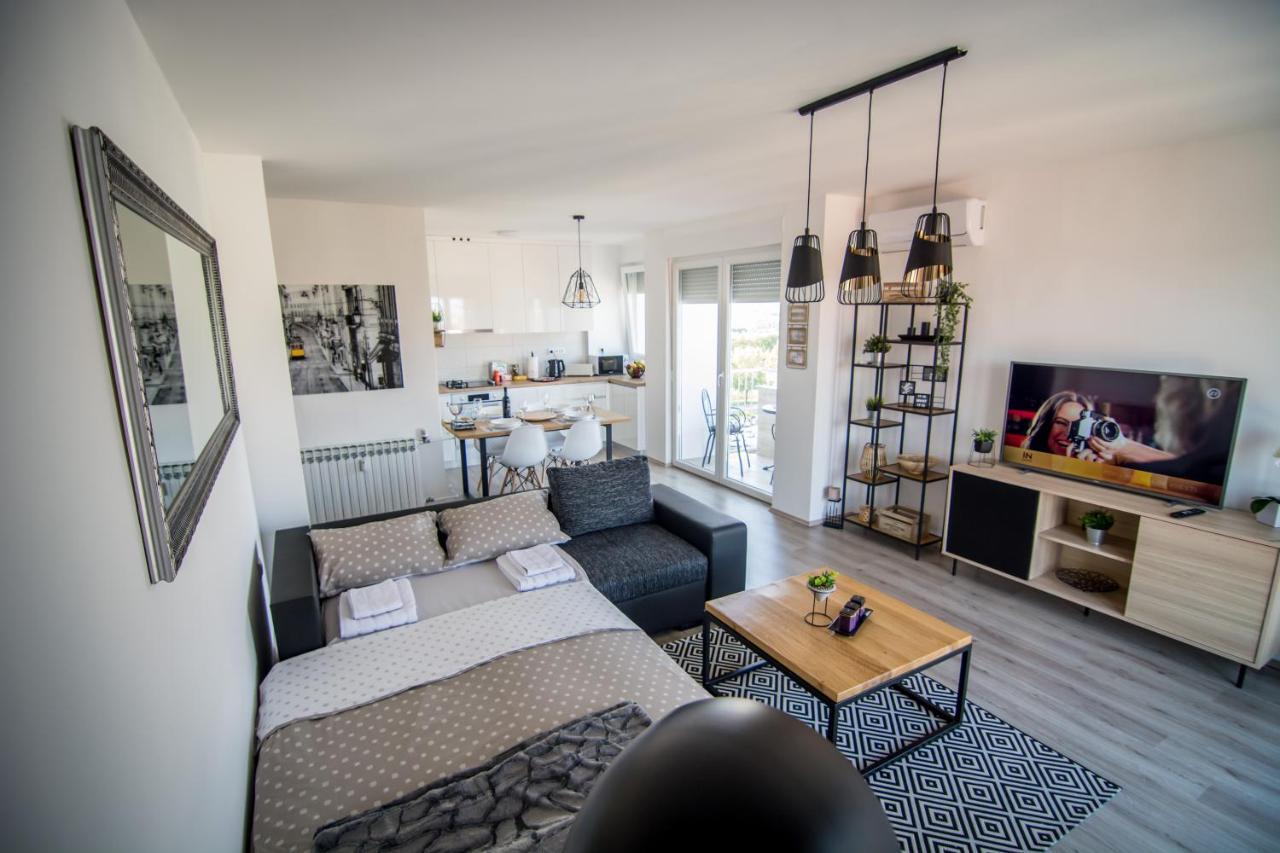 Apartamento Sky Slavonski Brod Exterior foto